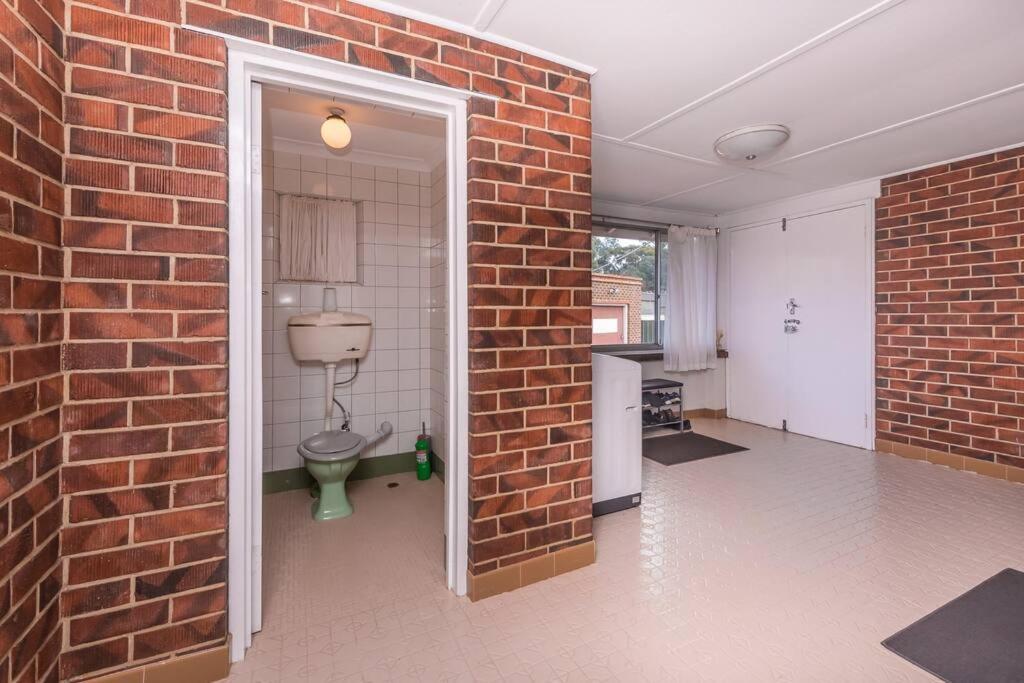 River Views In The Heart Of Town Villa Northam Exterior photo